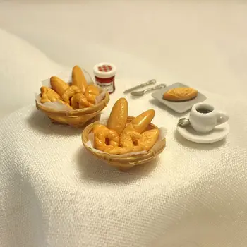 NOVO 1:12 Miniaturni Kruh Mini Kruh Košarico Pretvarjati Hrano za Blyth Barbies OB11 BJD Lutke Kuhinja Igra Igrače Oprema